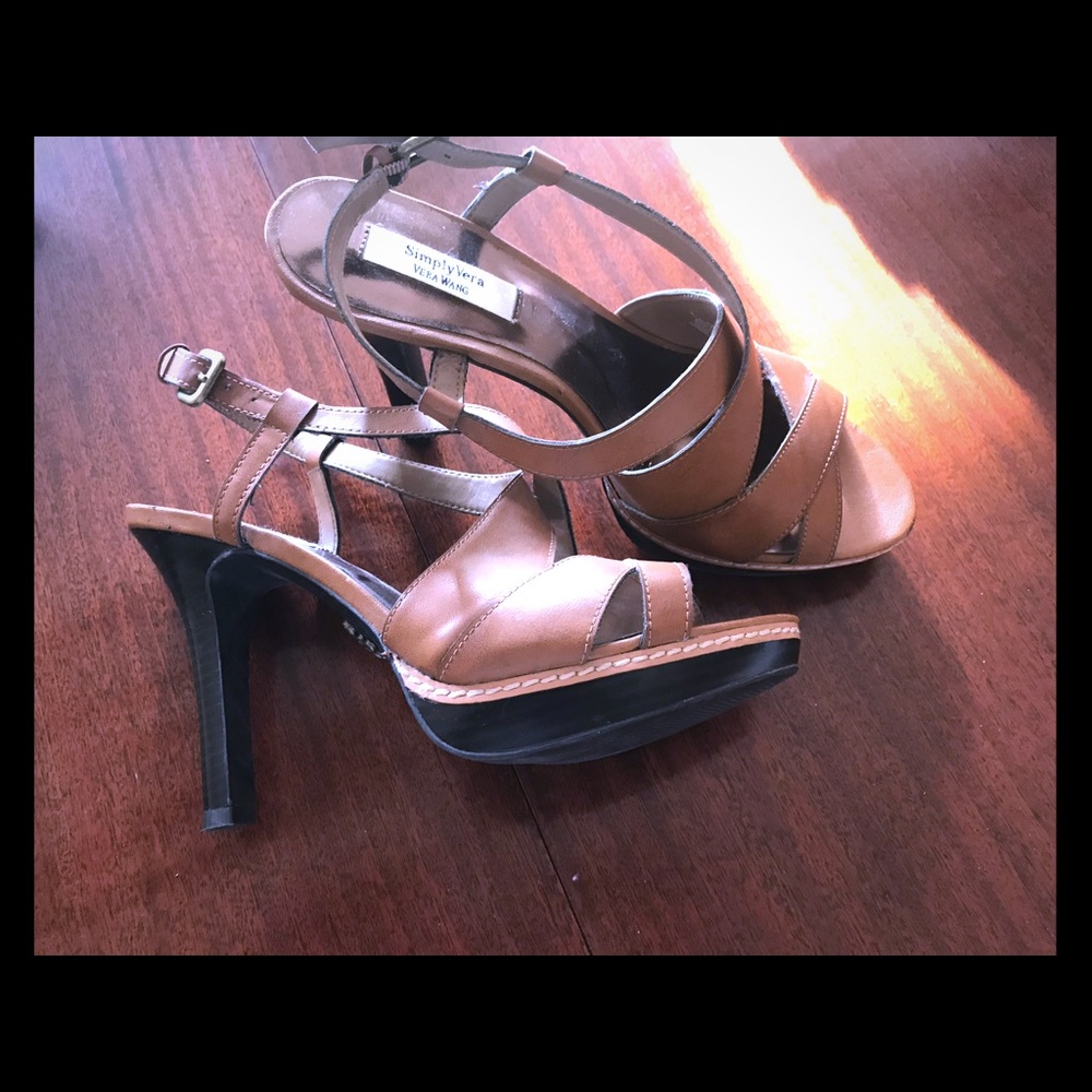 Simply Vera by Vera Wang platform leather pumps